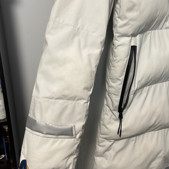 Helly Hansen winter down jacket Like New ! - Picture 4 of 6